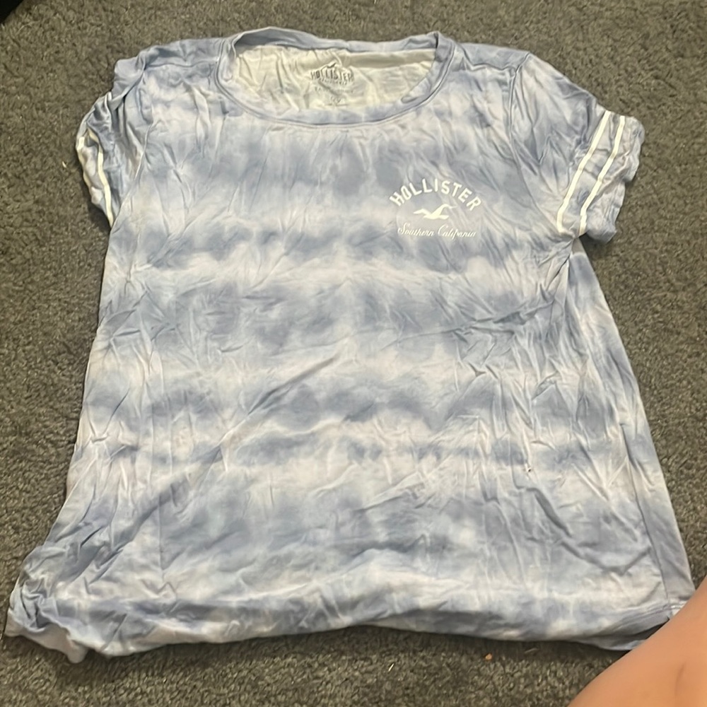 A blue holister shirt